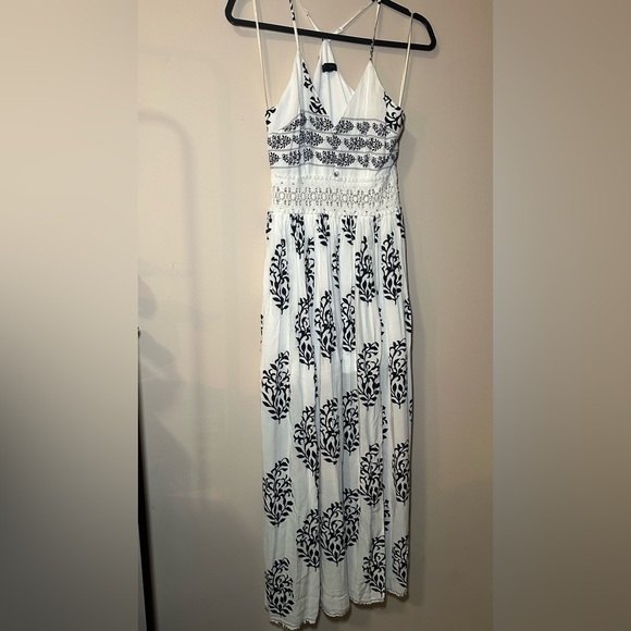 Miss Avenue Spaghetti Strap Criss Cross Maxi Dress Size Small - Picture 3 of 15